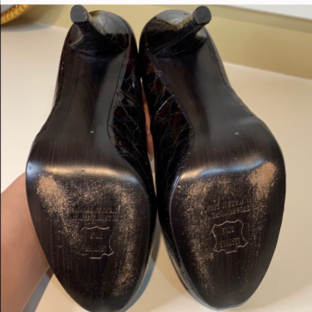 ⚡️SALE⚡️Stuart Weitzman Crocodile Peep-Toe Heels
